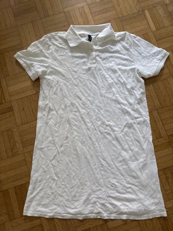 Poloshirt von H&M, angeschrieben Gr S eher aber eine Gr L!