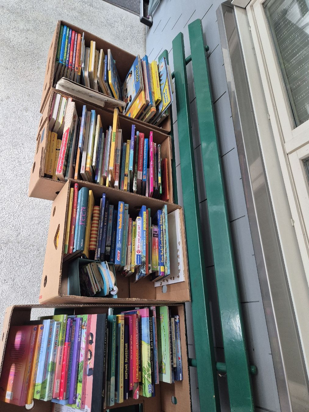 Bücher: 170 Kinderbücher – Gebraucht aus Andwil SG von vta_qcr7