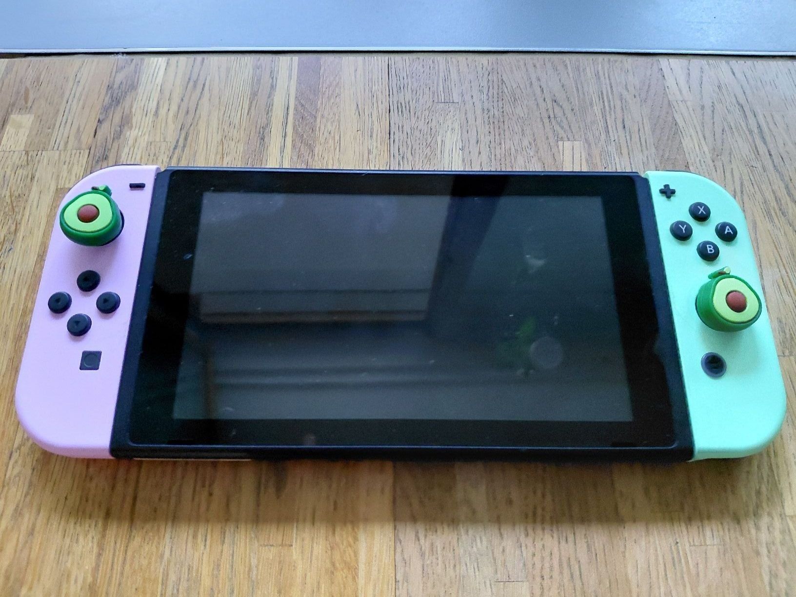 Nintendo Console: Nintendo Switch inkl. Dock und Netzteil – Usato da Zürich venduto da poeschoo