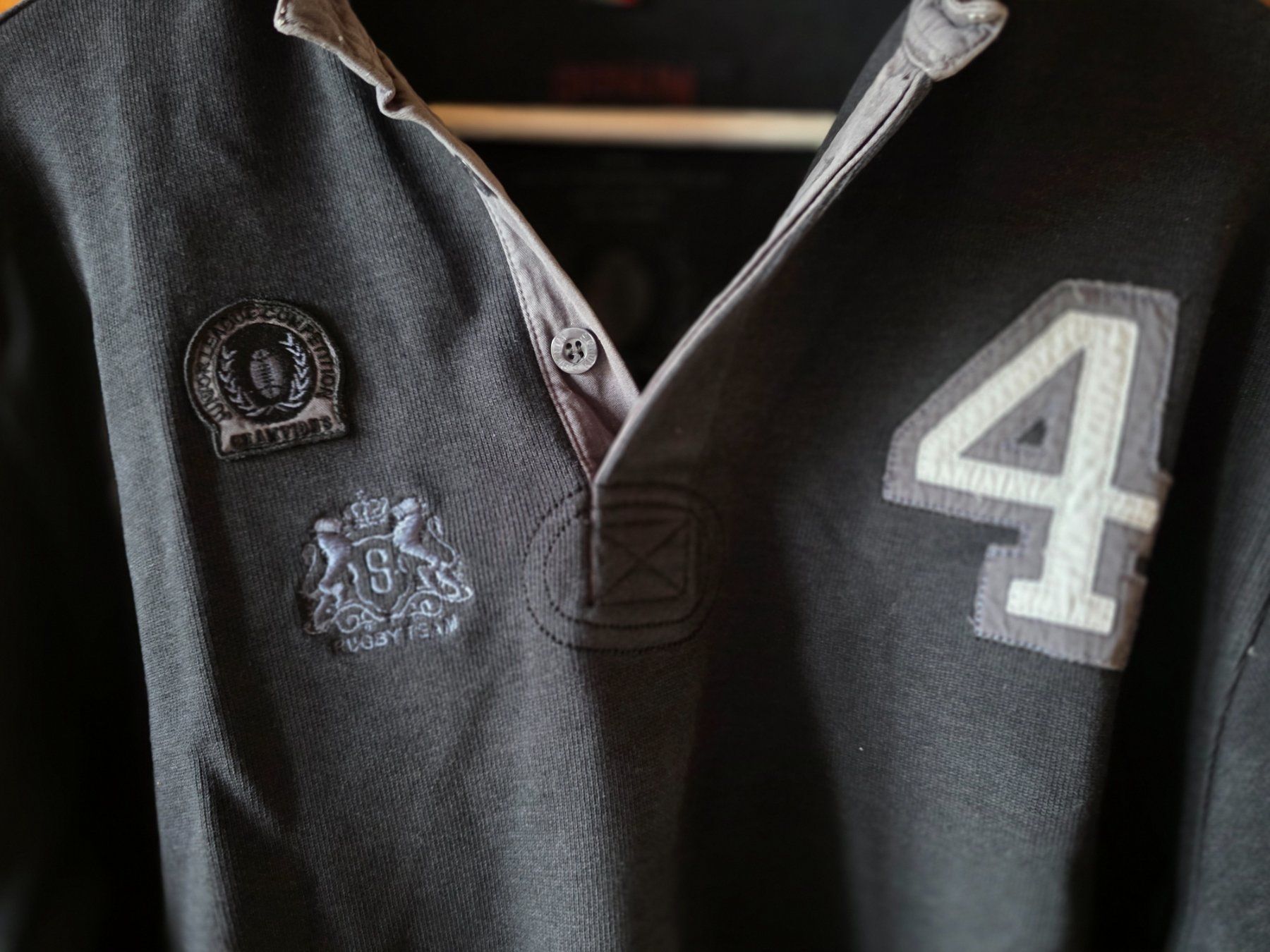 Pullover & Sweatshirts: Signum Pullover - Grösse L - schwarz - Rugby League 4 – Gebraucht aus Walterswil BE von Lonitti