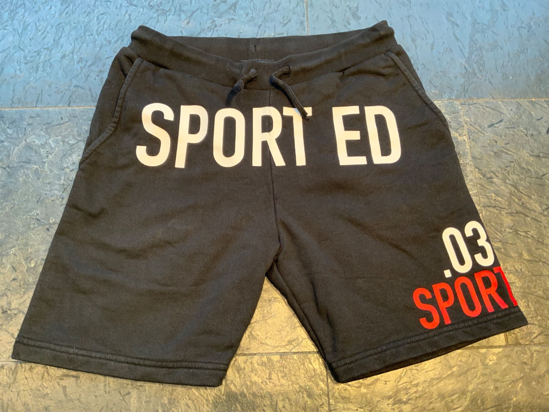 Pantaloni: Shorts, DESQUARED2, Knaben, 12Y, super COOL! – Usato da Stäfa venduto da sit_6wzd
