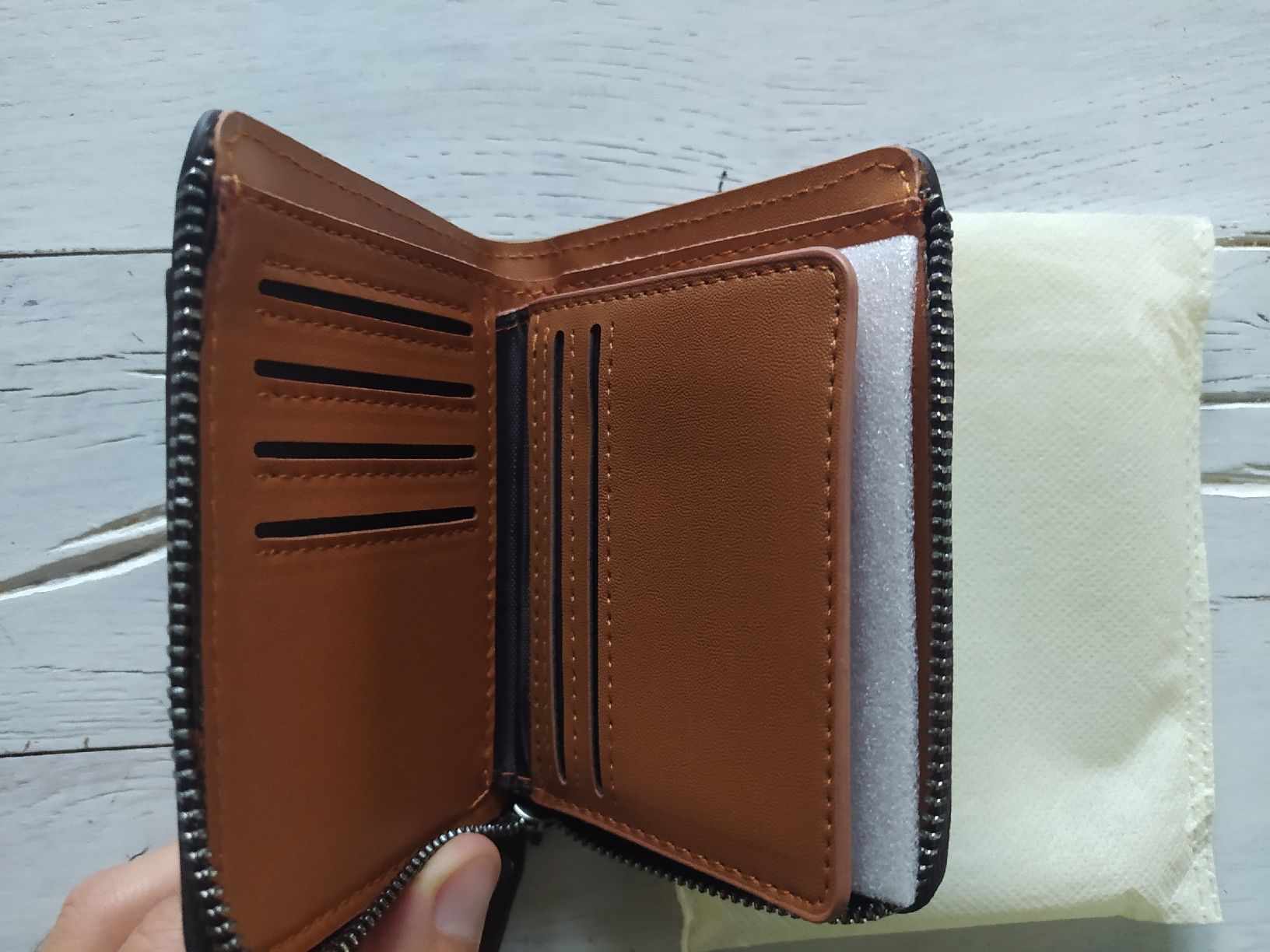 Portafogli: Portemonnaie Kangaroo RFID – Nuovo e nell'imballaggio originale da Luzern venduto da Nfan 2
