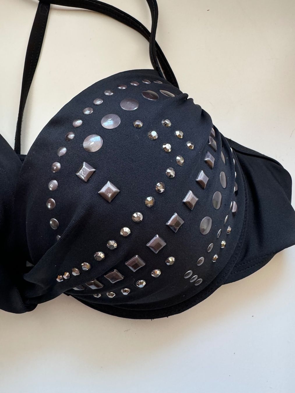Costumi da bagno & Bikini: Bikini Oberteil mit Applikationen – Usato da Grosswangen venduto da shoes.bags.and.co 1
