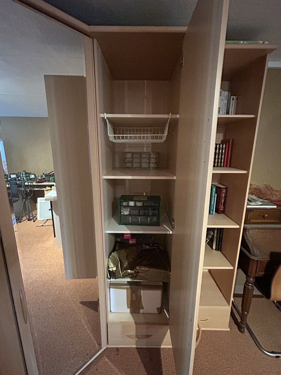 Schränke: Armoire en L avec bibliothèque modulable – Gebraucht aus Zürich von malia. 3