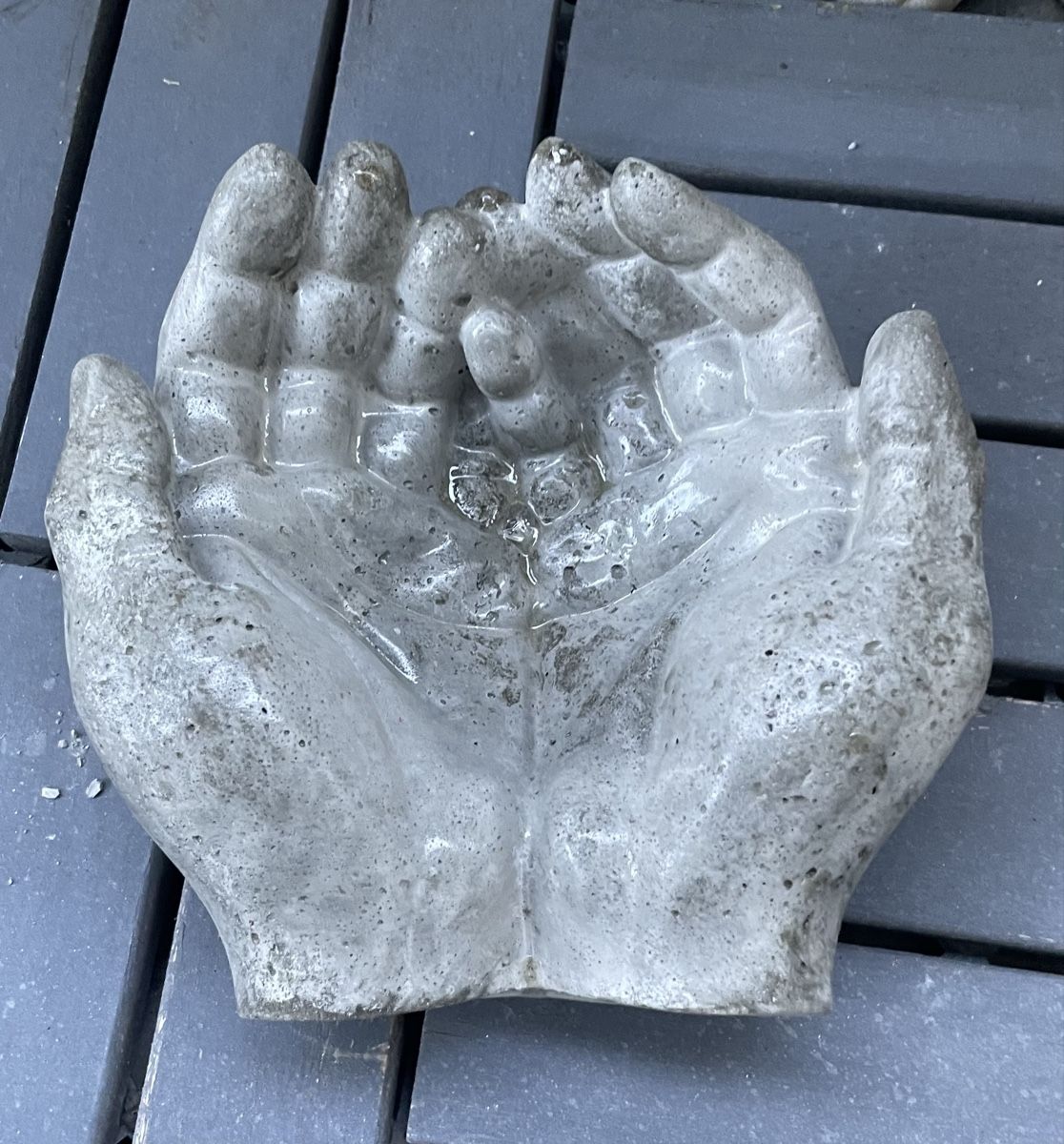 Tutte le decorazioni: Deko Schale aus grau Neu  – Nuovo e nell'imballaggio originale da Au ZH venduto da Jaggy4