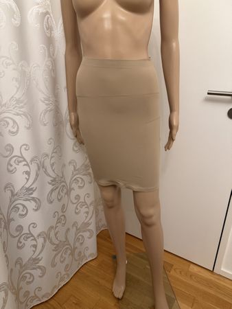 Unterrock beige Grösse S-M neu