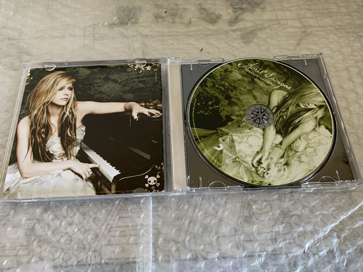 CD: Avril Lavigne - Goodbye Lullaby CD – Usato da Thun venduto da mar_6vkg 2