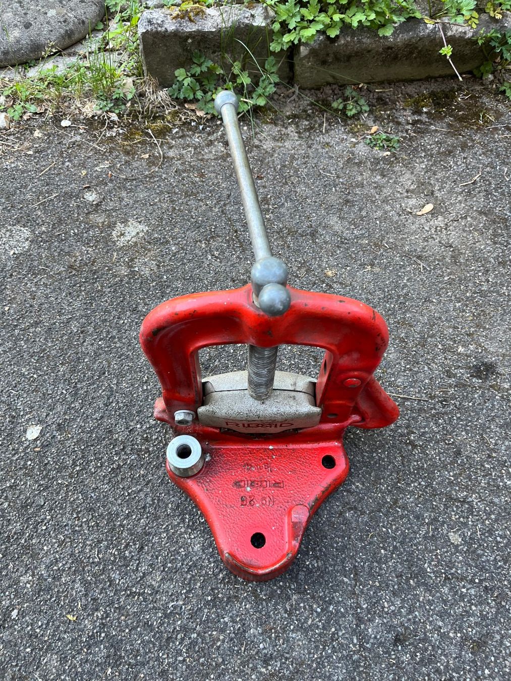 Ridgid Tutti gli attrezzi: Ridgid Rohrmontage-Schraubstock – Usato da Winterthur venduto da bauprofi07 4
