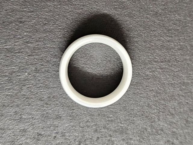 Anelli: Ring weiss aus Keramik   Gr. US 9- – Nuovo (secondo la descrizione) da Kreuzlingen venduto da RahMal 4
