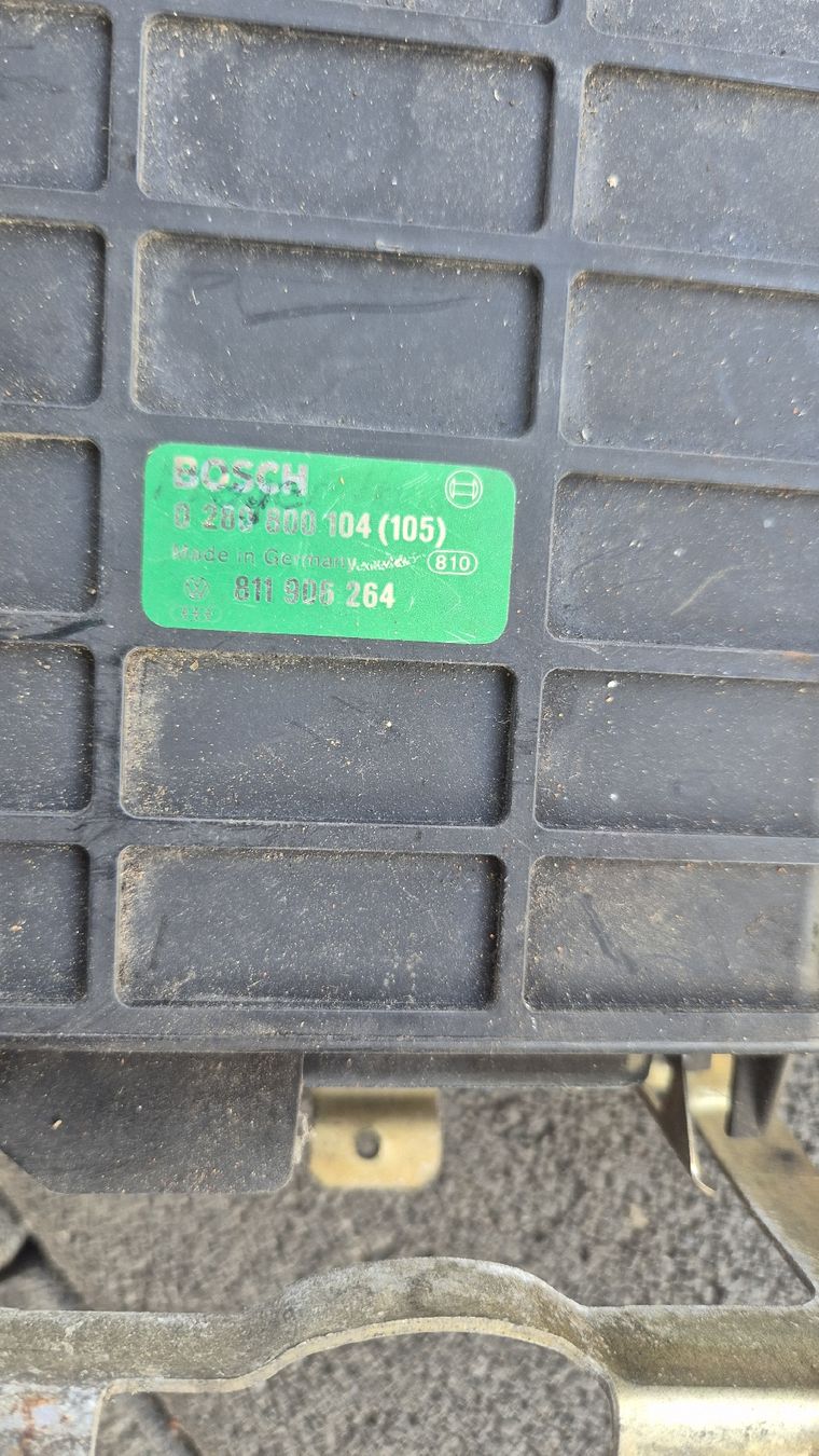 Volkswagen Tutti pezzi di ricambio auto: Vw Golf 2 Originalteile – Usato da Buttisholz venduto da inf_9fvt 1