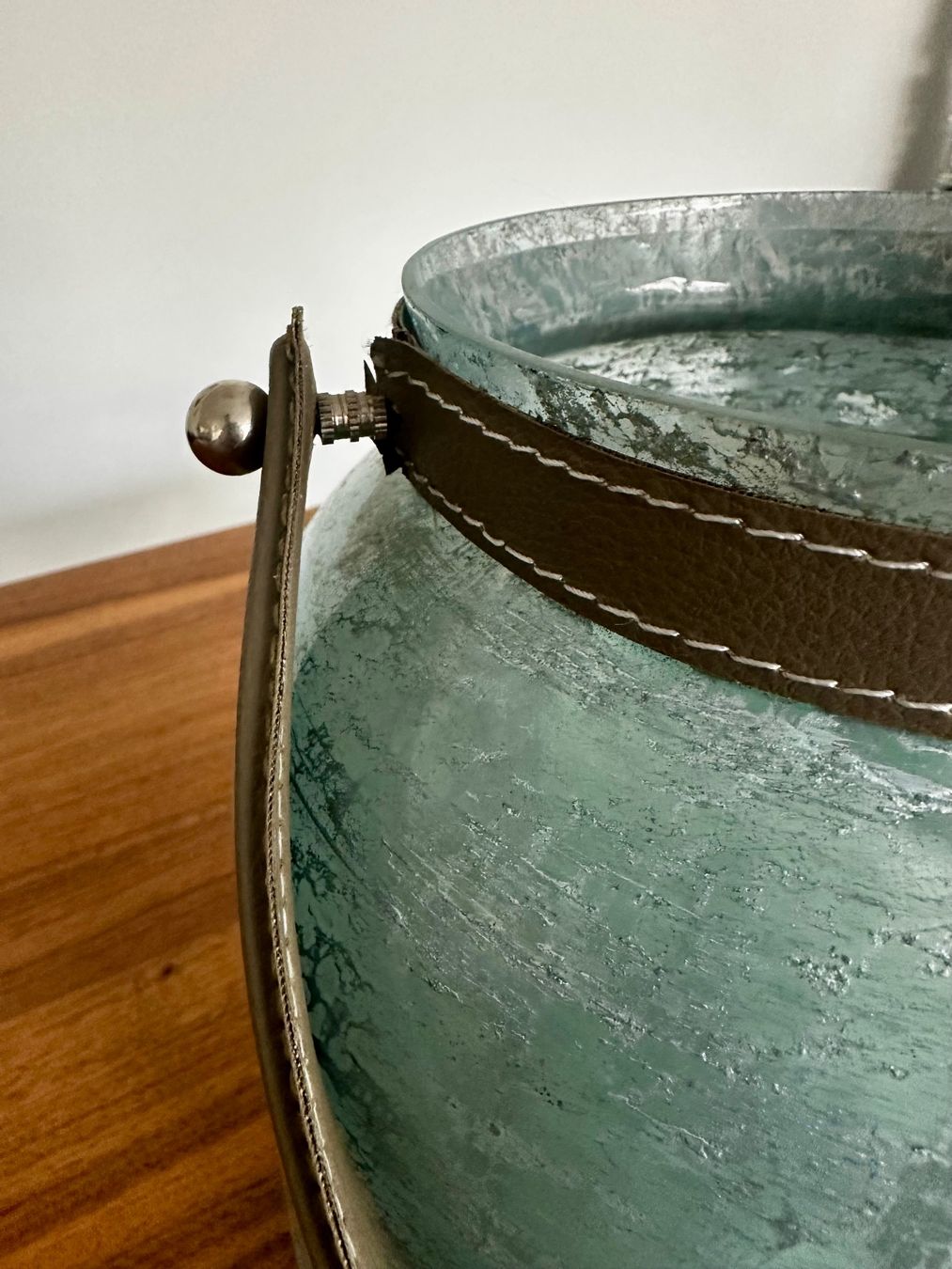 Tutte le decorazioni: Windlicht aus türkisem Glas mit Haltegriff – Usato da Chur venduto da Avero 2