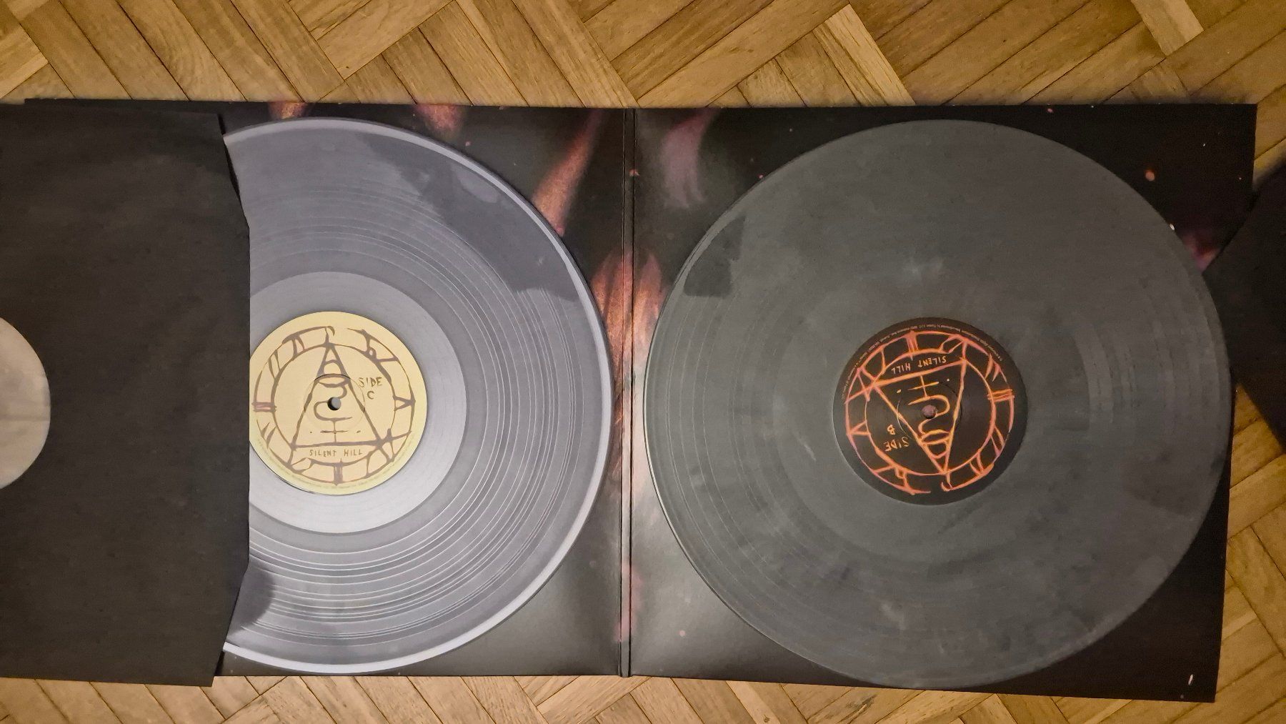 Dischi in vinile: SILENT HILL COLORED Vinyl LP – Usato da Paradiso venduto da chi_5skb 3