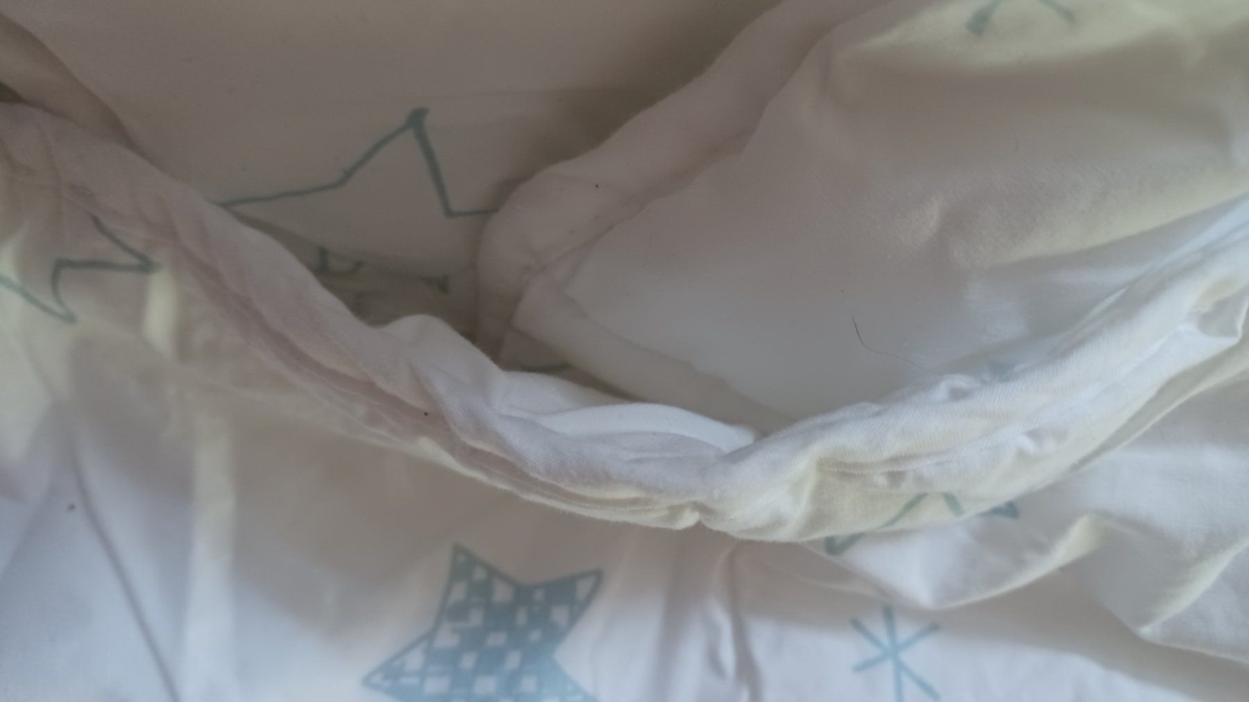 Decken: Kinderdecke mit Kissen und Anzug – Gebraucht aus Elfingen von Huckuck 1
