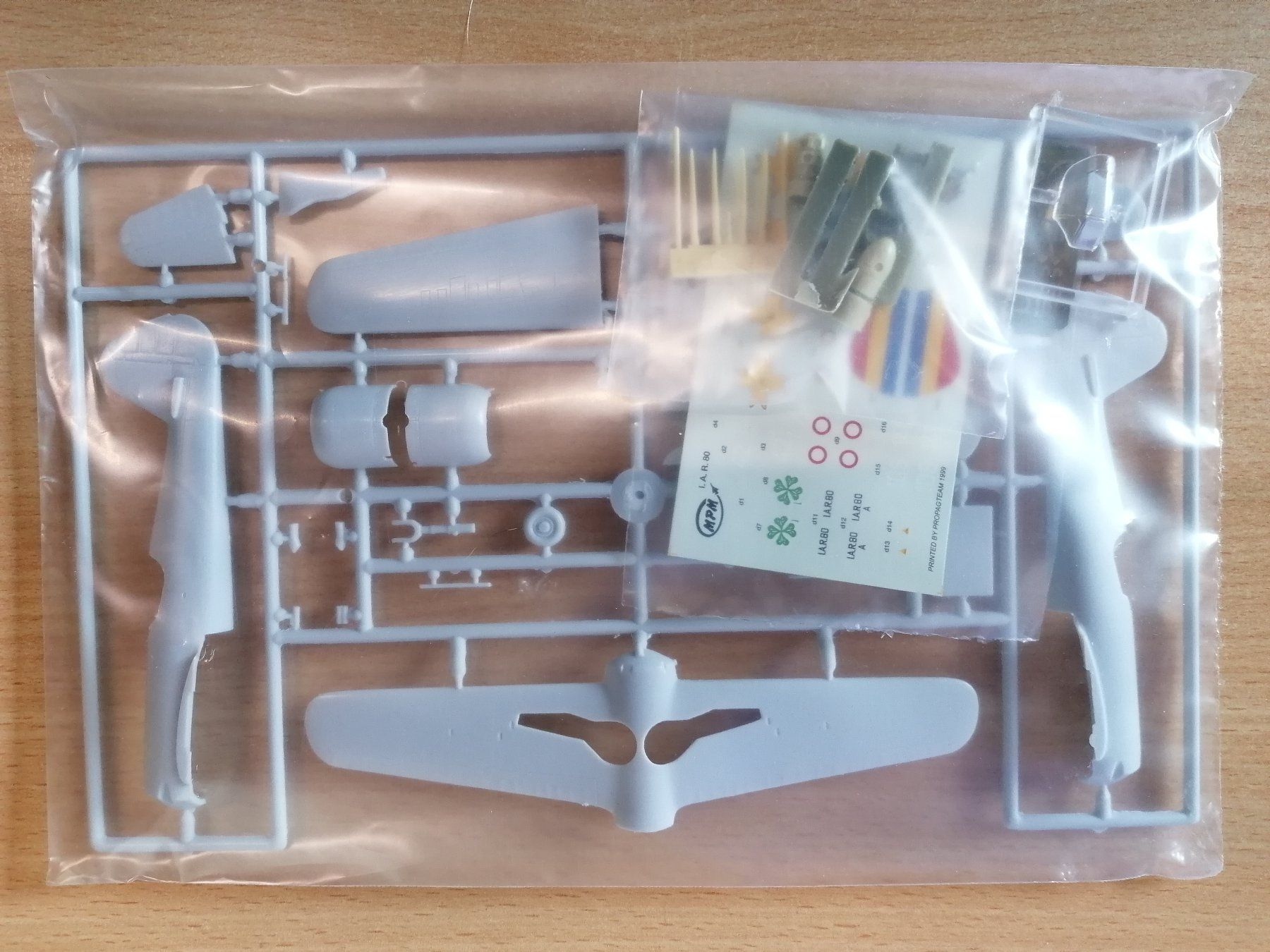 Kit di modellismo & Modellini statici: 1/72 I.A.R. 80 A MPM 72081 – Nuovo e nell'imballaggio originale da Sion venduto da mika-0926 2