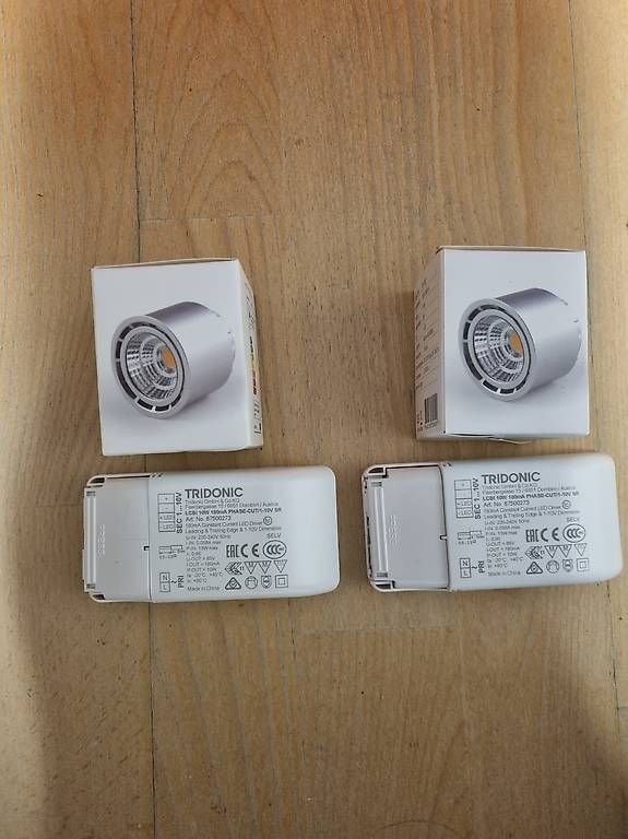 Lampen: LED Einbauspott 10 Wat 2 Stück Dimm to Warm – Gebraucht aus Hinwil von Sinclar1