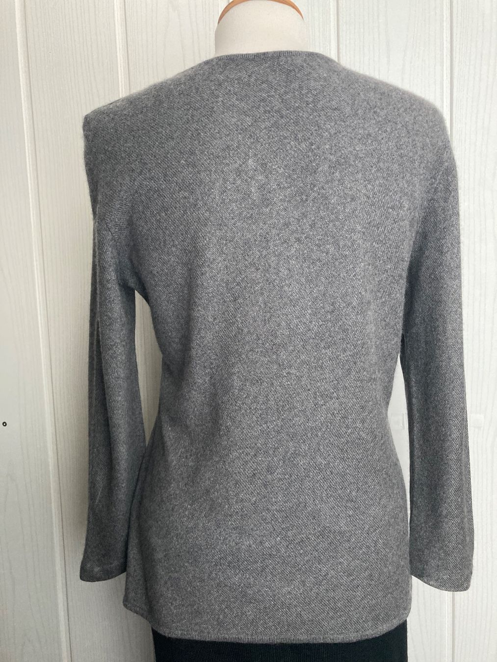 Maglioni & Felpe: Exclusiver Pullover, 50% Kaschmir & 50% Seide, Grösse 38/40 – Usato da Stetten AG venduto da Hanya 2