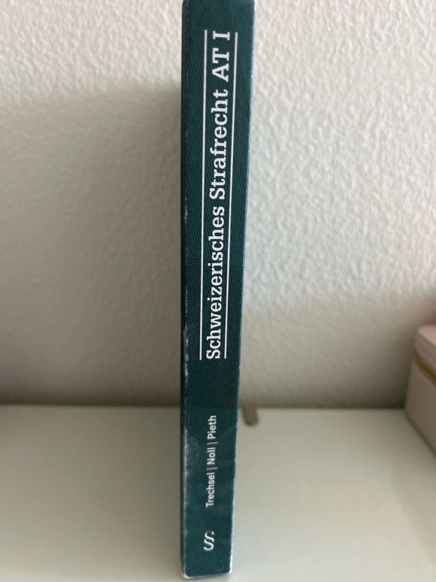 Bücher: Strafrecht  – Gebraucht aus Winterthur von pol_x722 1