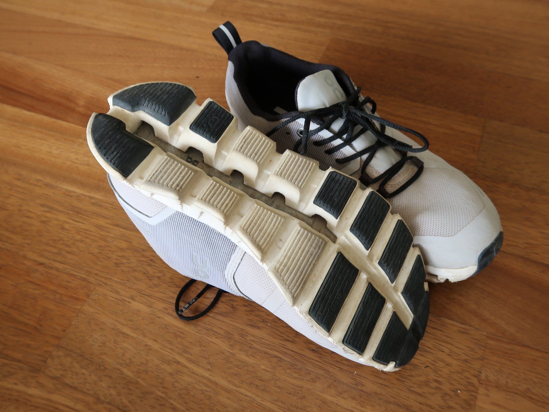 On Scarpe da uomo: Turnschuhe ON, Grösse 38,  Hellgrau – Usato da Wangen ZH venduto da Baltis01 1