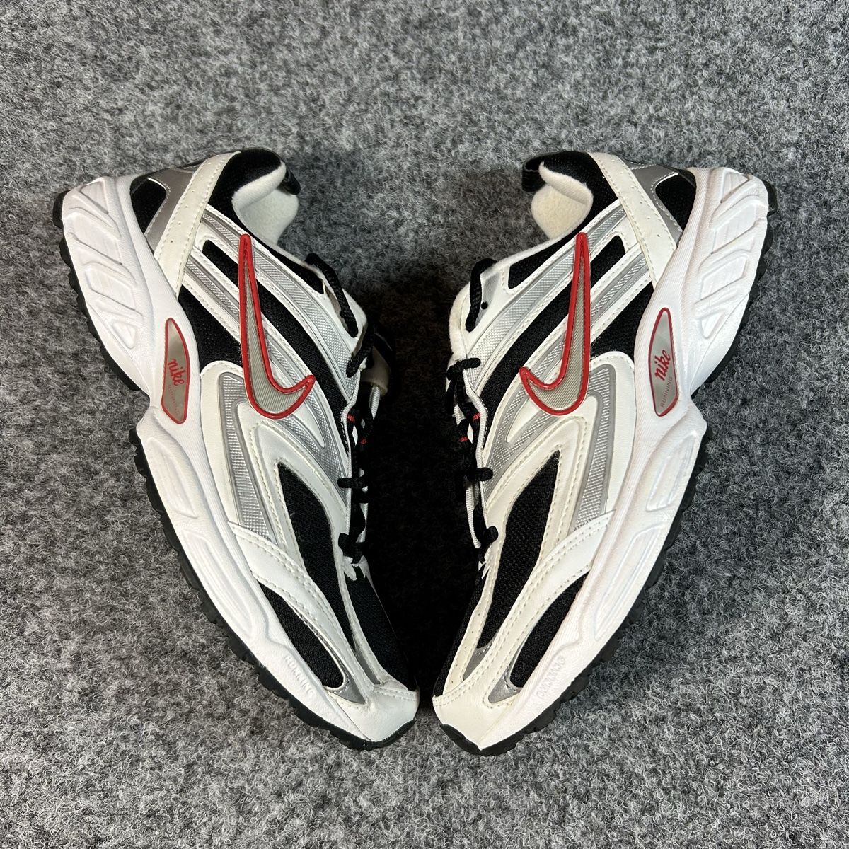 Nike Scarpe da uomo: Nike Air Running – Nuovo e nell'imballaggio originale da La Sagne NE venduto da Matlasape