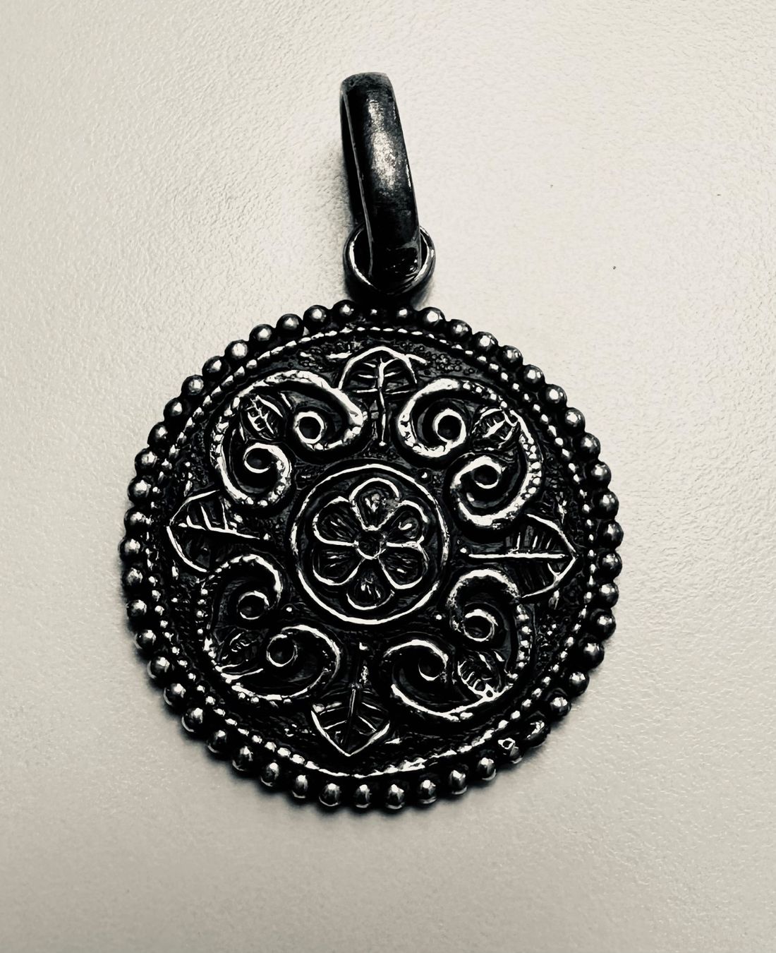 Anhänger: Silberanhänger, Amulett – Gebraucht aus Luzern von Mamutpe