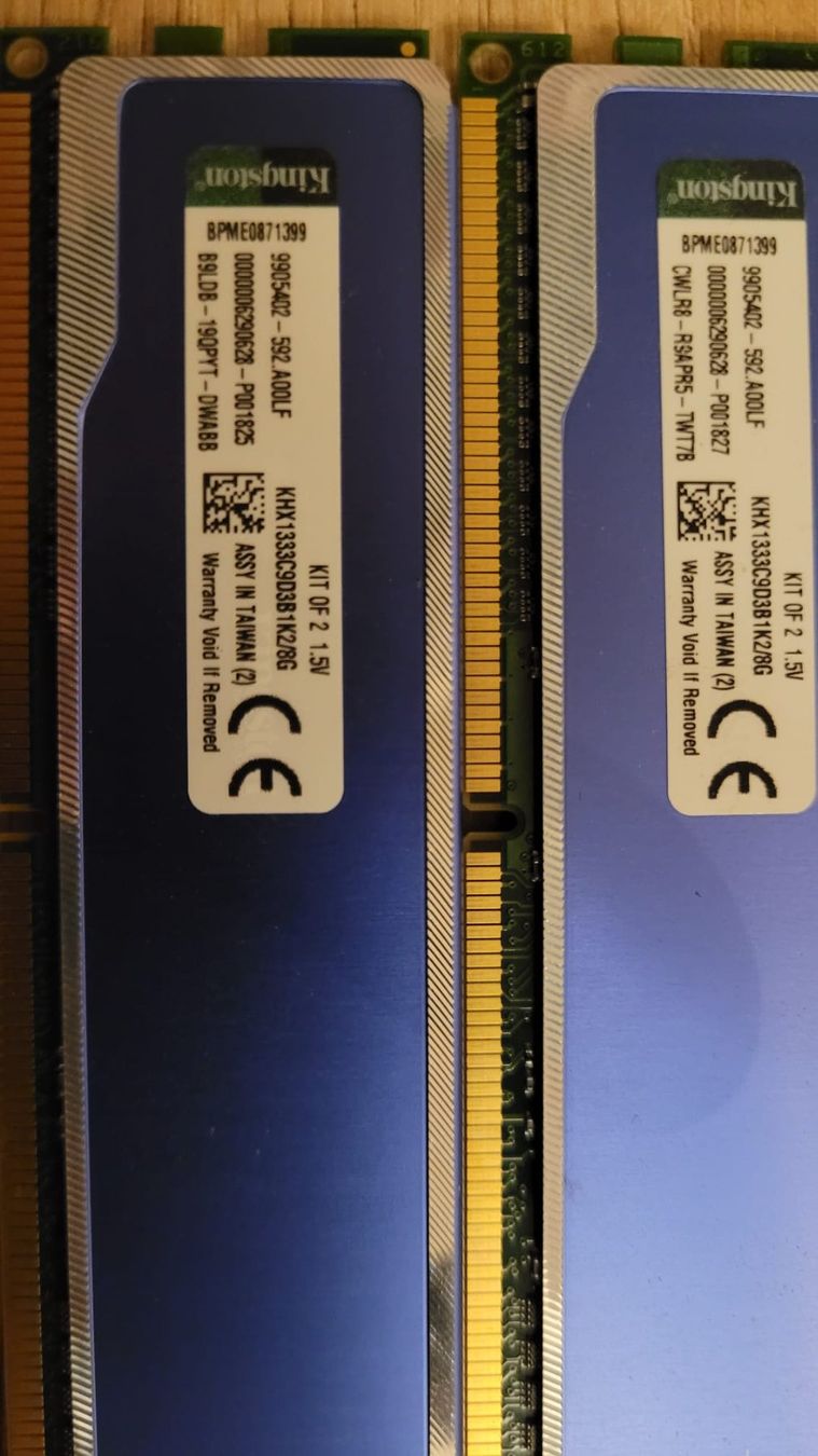 Kingston Memoria / RAM: 4x Kingston HyperX Blu 8G – Usato da Winterthur venduto da geist45 1