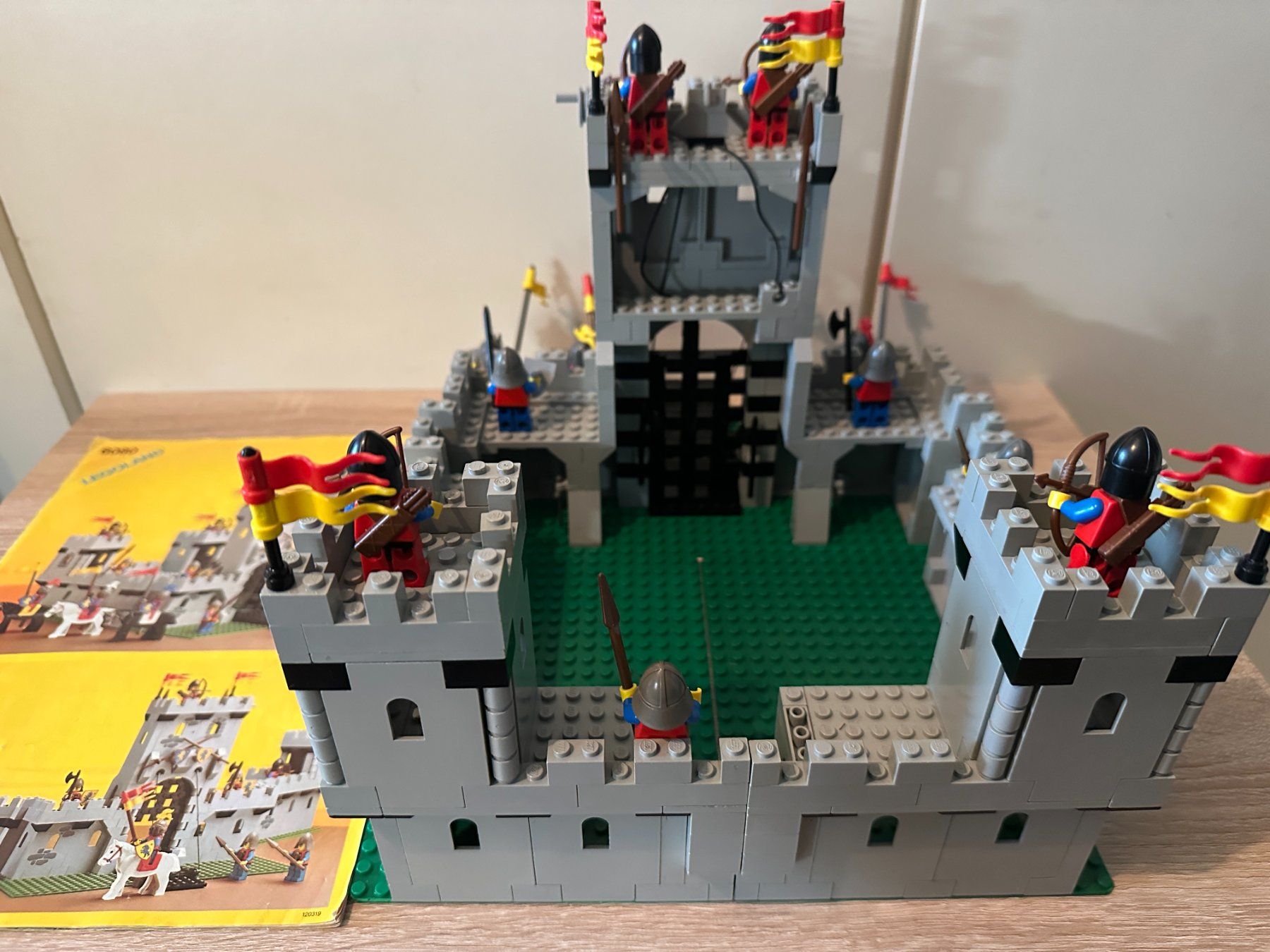 Lego Kit di costruzioni: LEGO Ritter 6080 King's Castle – Usato da Basel venduto da Don-Angel 3
