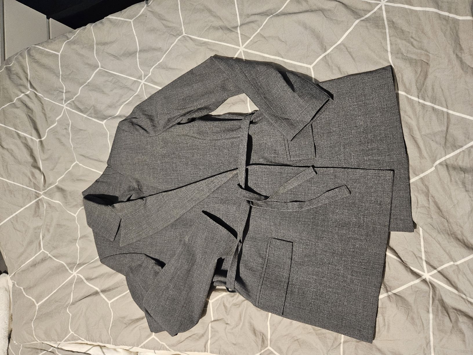 Giacche: Grauer Blazer mit Bindegürtel Gr.40 I am – Usato da Münchenstein venduto da Sweetsummer88 5