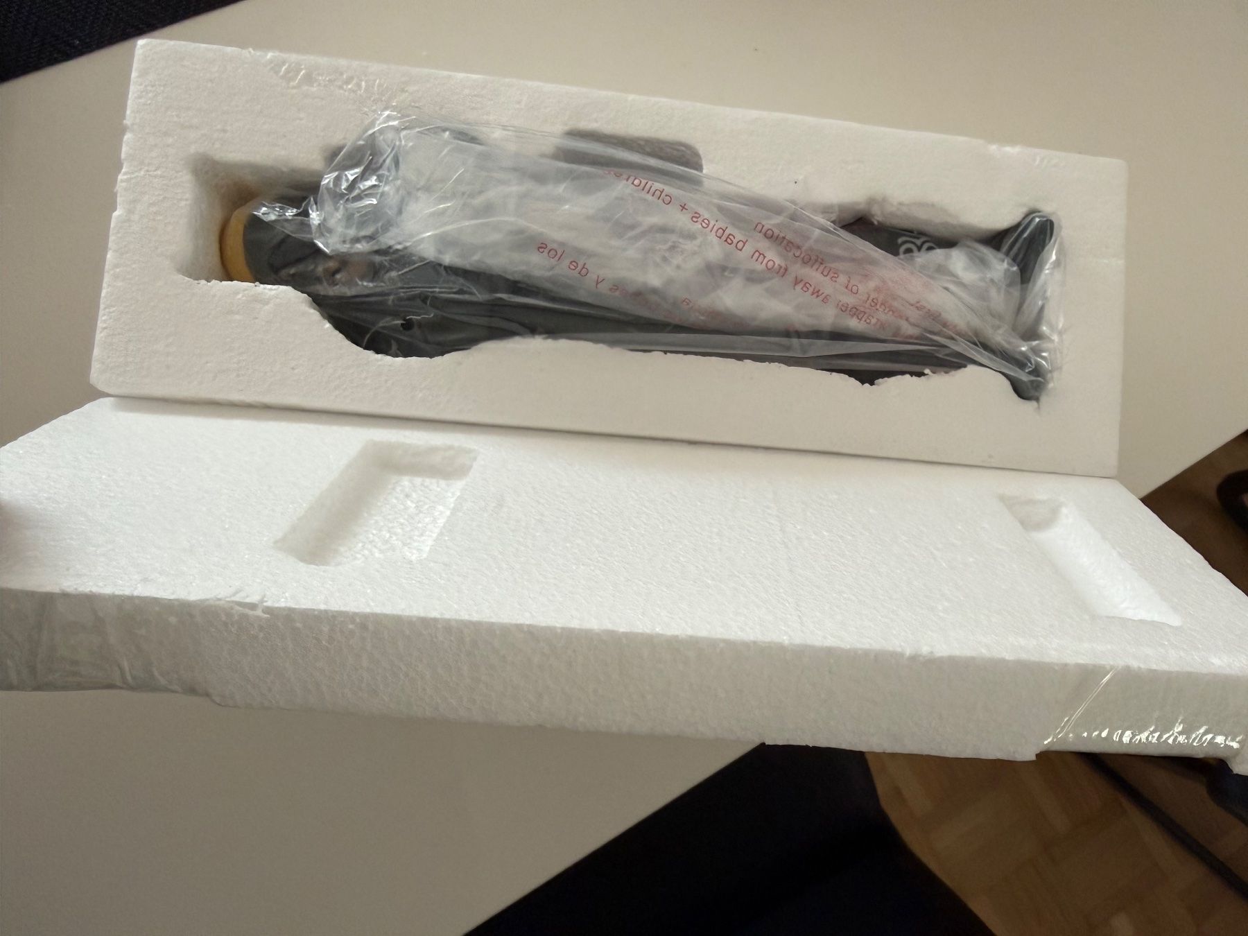 Figuren: Breitling Jet Team Pilot – Neu und originalverpackt aus Bettlach von val_95hq 5