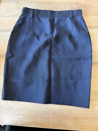 Damenrock aus reiner Schurwolle schwarz Grösse 38 guter Zust