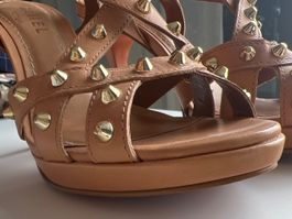 Leder Highheels mit kleinem Plateau Gr37