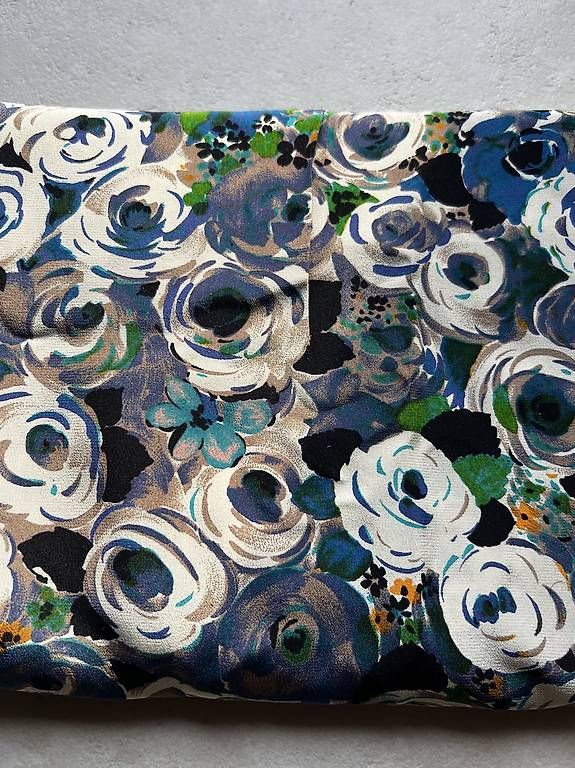 Tessuti: Tessuto fiori blu beige – Nuovo (secondo la descrizione) da Pazzallo venduto da nic_6zpt