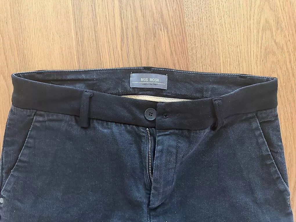 Pantaloni: schwarze Hose – Usato da Volketswil venduto da zjctcler 1