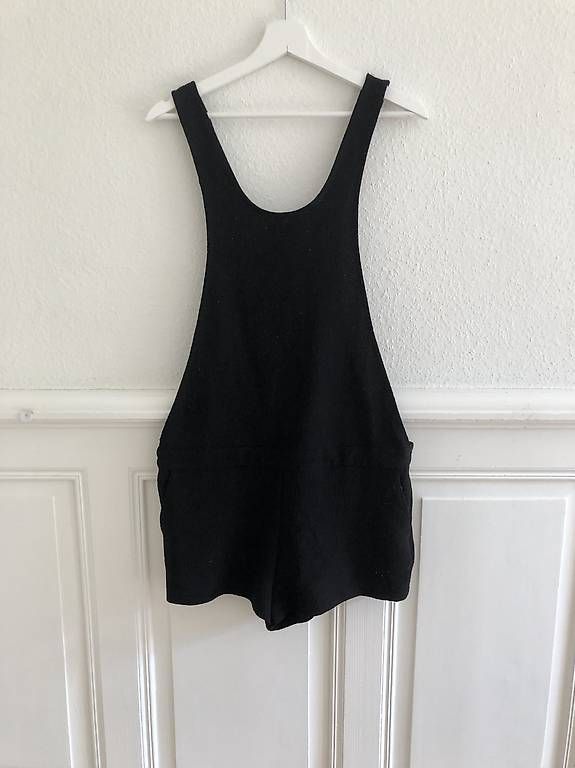 Tute: Kurzer Overall Gr. M Pull&Bear – Usato da Bern venduto da tan_2rrh