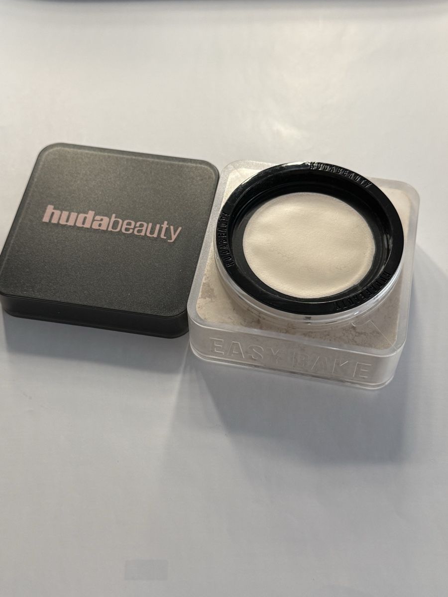 Huda Beauty Make-up: Huda Beauty Easy Bake Powder  – Nuovo e nell'imballaggio originale da Baar venduto da xata 3