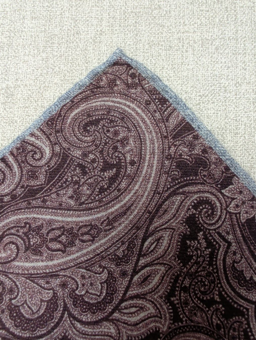 Eleventy Completi: Eleventy Platin Collection, Einstecktuch, Neu, Wolle – Nuovo e nell'imballaggio originale da Zürich venduto da rom_zh