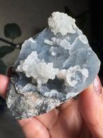 Chalcedon-Stalaktit mit Heulandit
