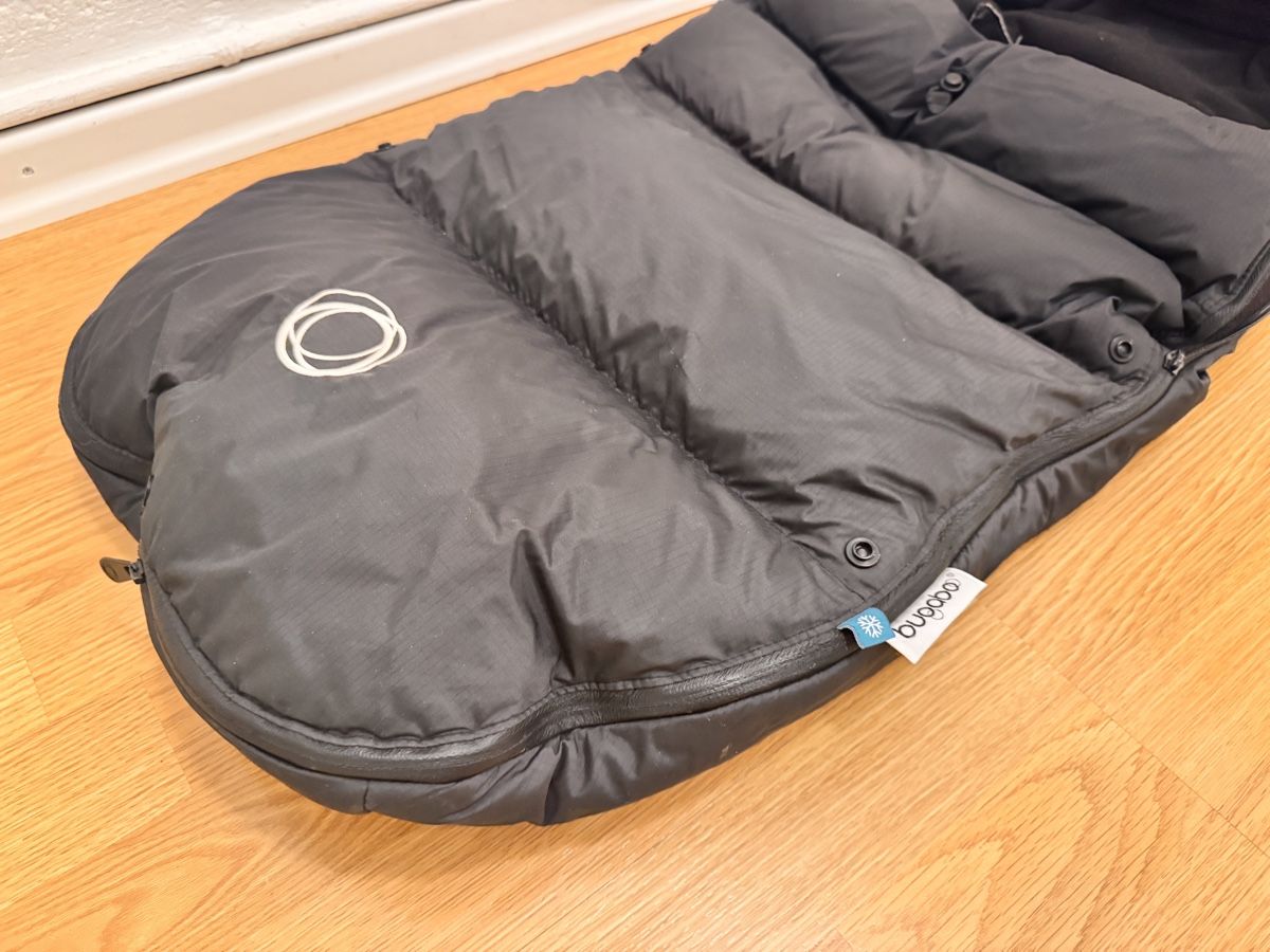 Bugaboo Sacchi a pelo: Bugaboo Footmuff - Keep your child warm this winter! – Usato da Zürich venduto da 613_g8jy