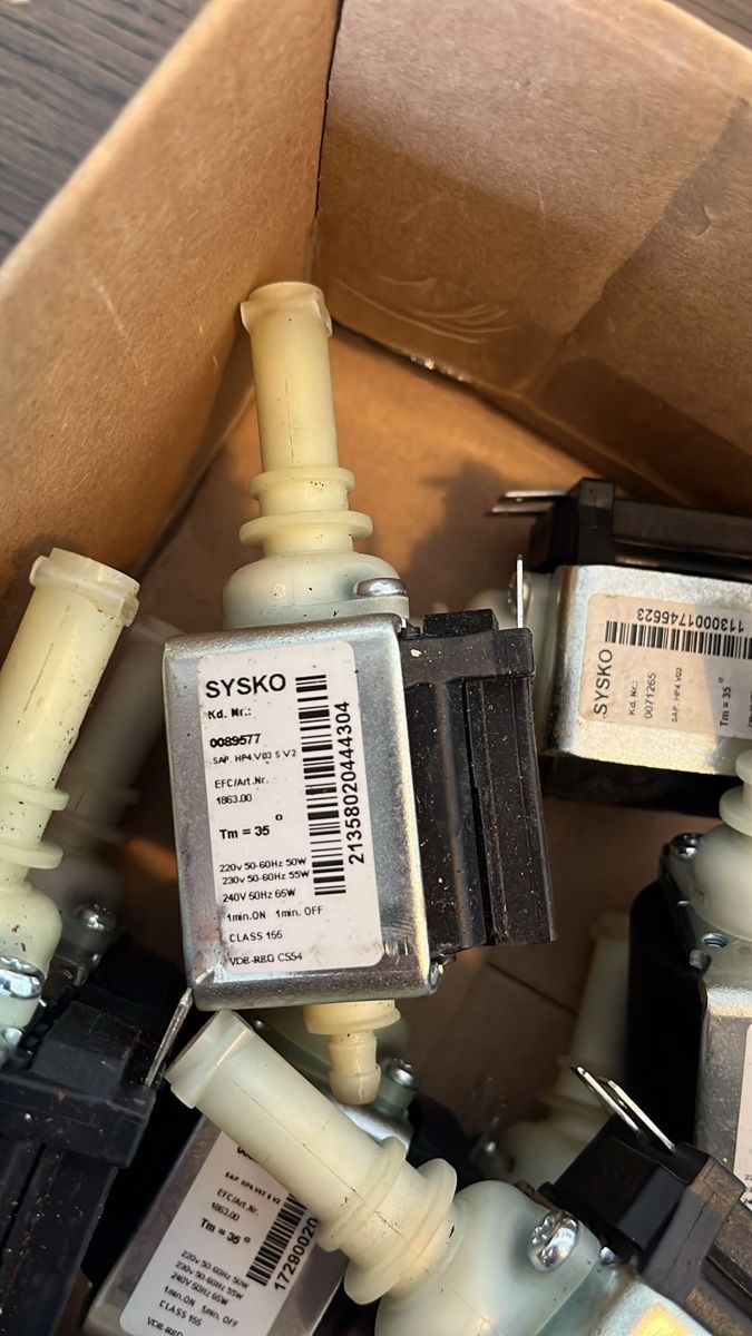 Jura Machines à café & Machines à expresso: Diverses Jura Wasserpumpe  – Défectueux à Root par HHParts 1
