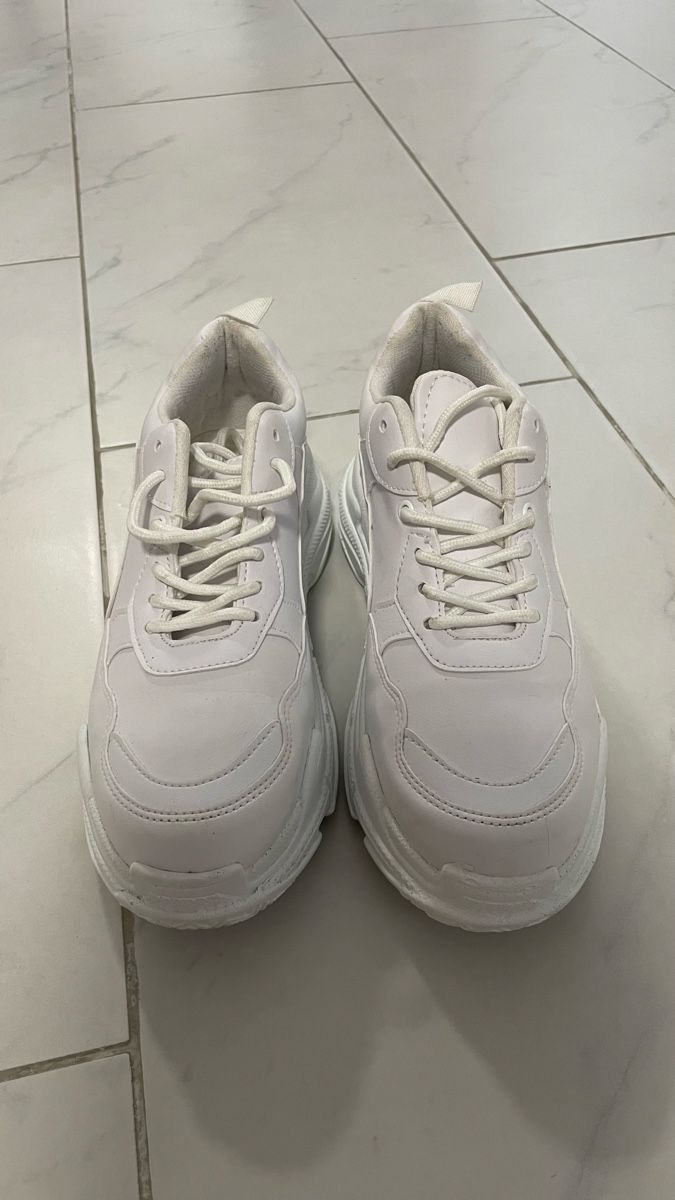 Scarpe da uomo: Weisse Turnschuhe – Nuovo (secondo la descrizione) da Bütschwil venduto da nao_y8tl 3