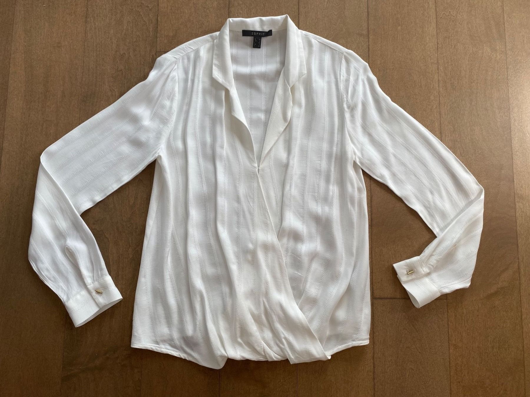 Esprit Blusen: ESPRIT - weiss-gestreifte Wickelbluse – Gebraucht aus Meilen von kleisi01 1