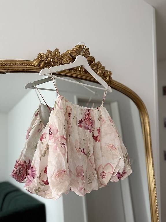 H&M Tops: TRÄGERTOP MIT BALLONSAUM – Gebraucht aus Kaiseraugst von senakaya