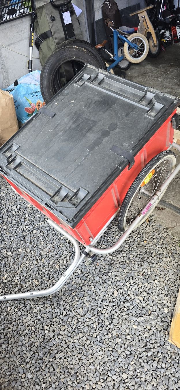Leggero Rimorchi: Roter Veloanhänger / Einkaufswagen mit Deckel – Difettoso da Geuensee venduto da Megi45