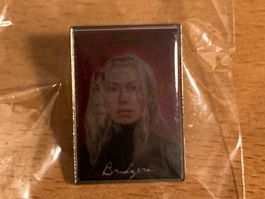 Phoebe Bridgers Pin Anstecker  Punk Metal Rock Band