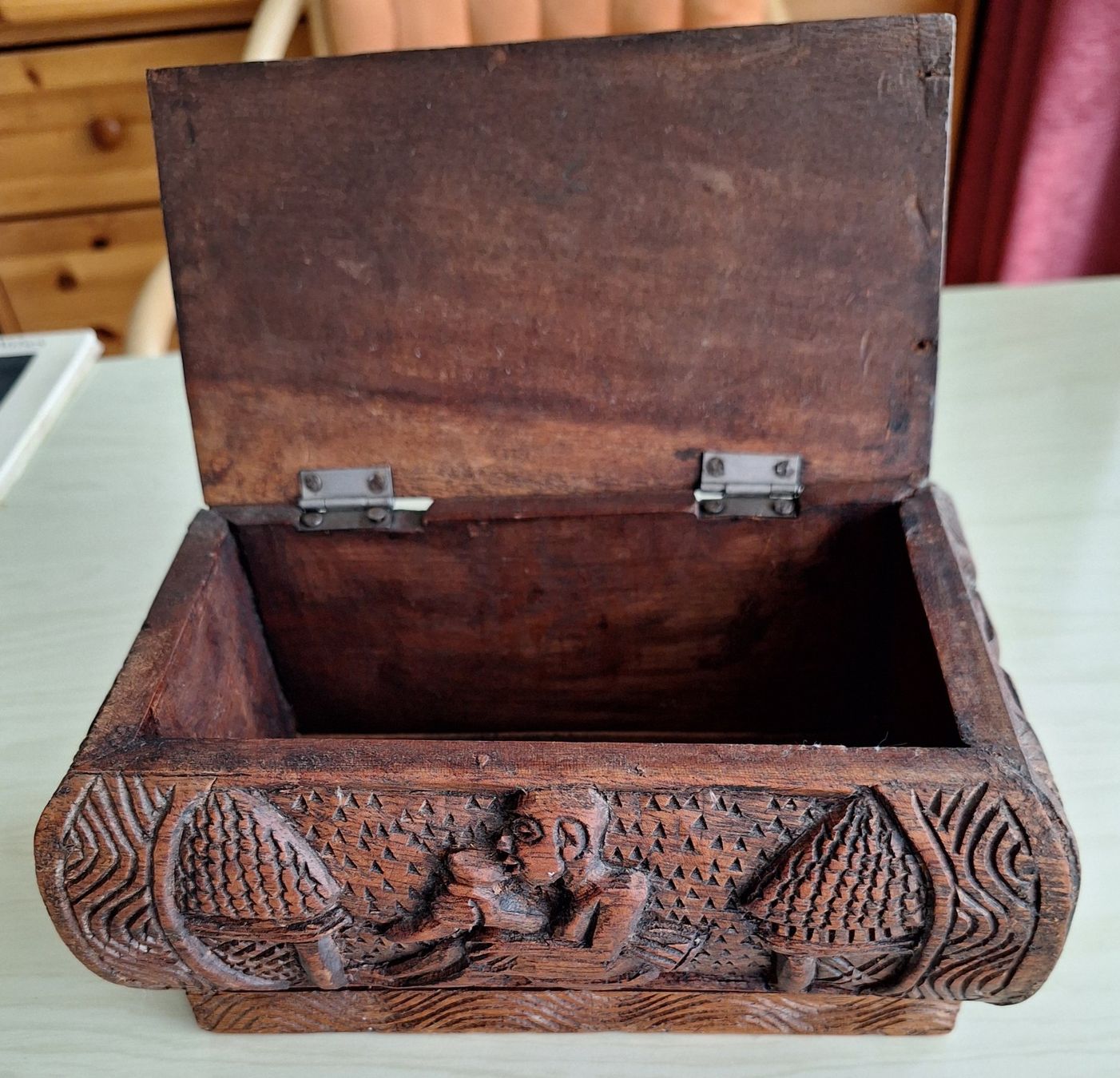 Barattoli: véritable coffret africain en bois ciselé – Usato da Genève venduto da maria1209