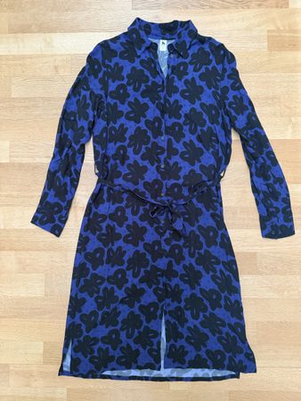 Tarzan Blusenkleid Violett schwarz Blumenmuster Grösse M