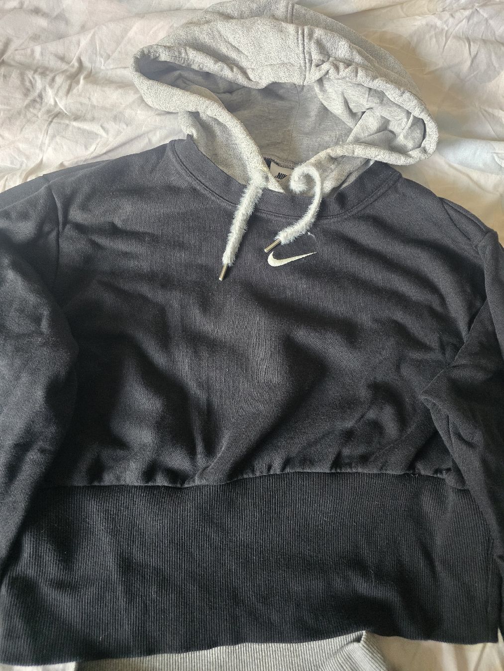 Nike Lotti di vestiti: Nike Trainer Gr. M Pullover & Jogginghose – Usato da Thalwil venduto da Nikkita2 1