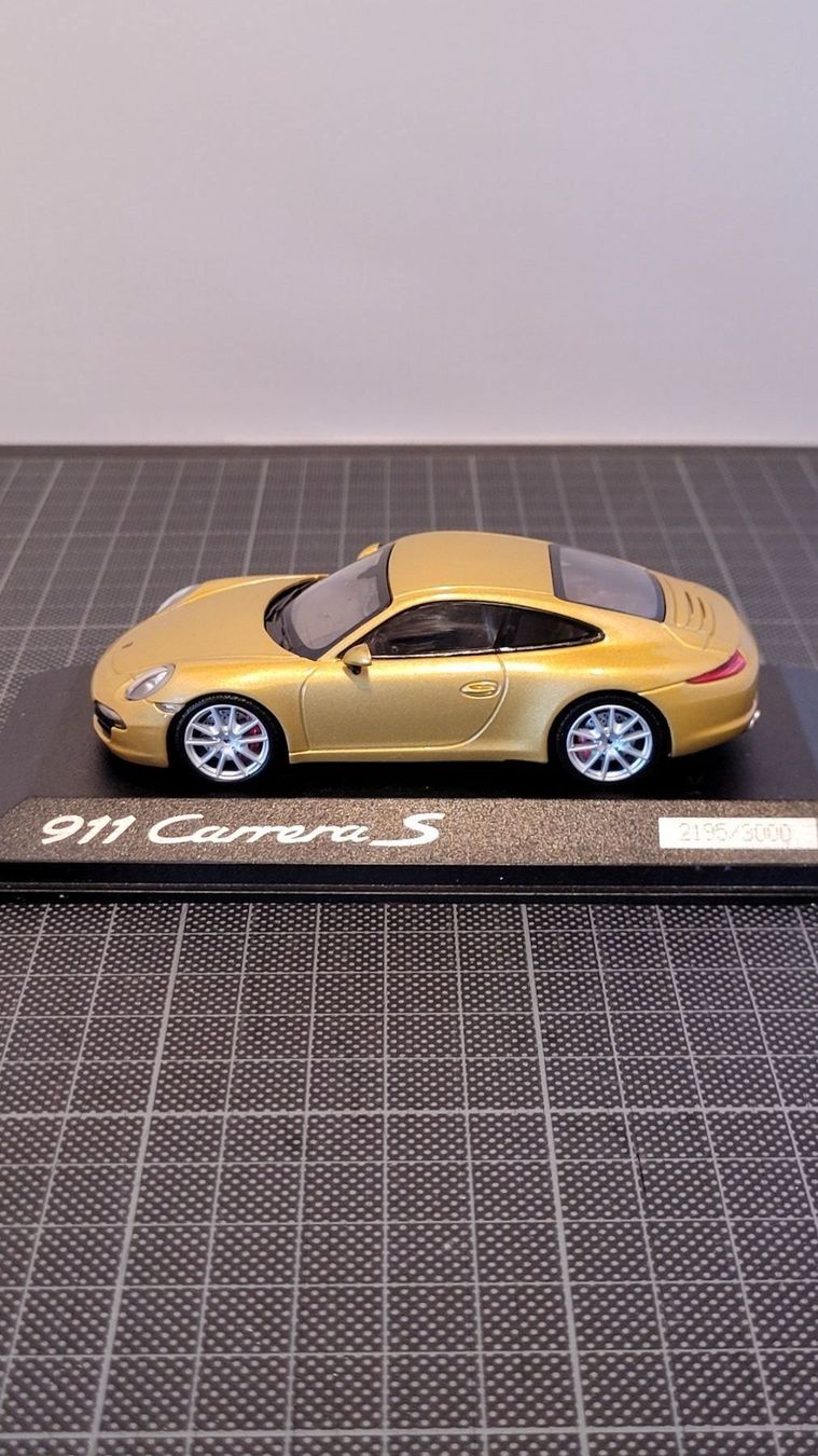 Porsche Modellini d'auto: Porsche 911 Carrera S – Nuovo e nell'imballaggio originale da Chézard-St-Martin venduto da AlPat-Collections 1