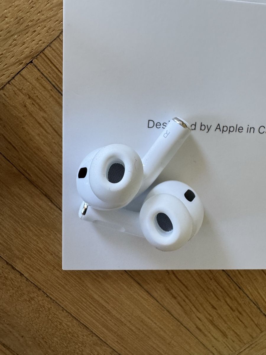 Apple Cuffie: AirPods Pro 2nd Gen with MagSafe – Usato da Zürich venduto da tako5din 3