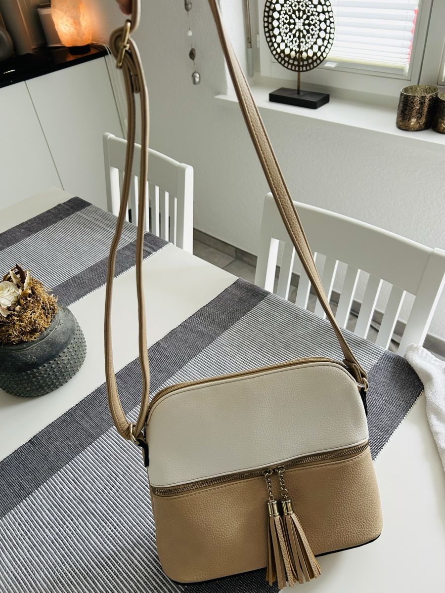 Borse da donna: Umhängetasche / Crossbody Bag – Usato da Mägenwil venduto da afiloni84 1