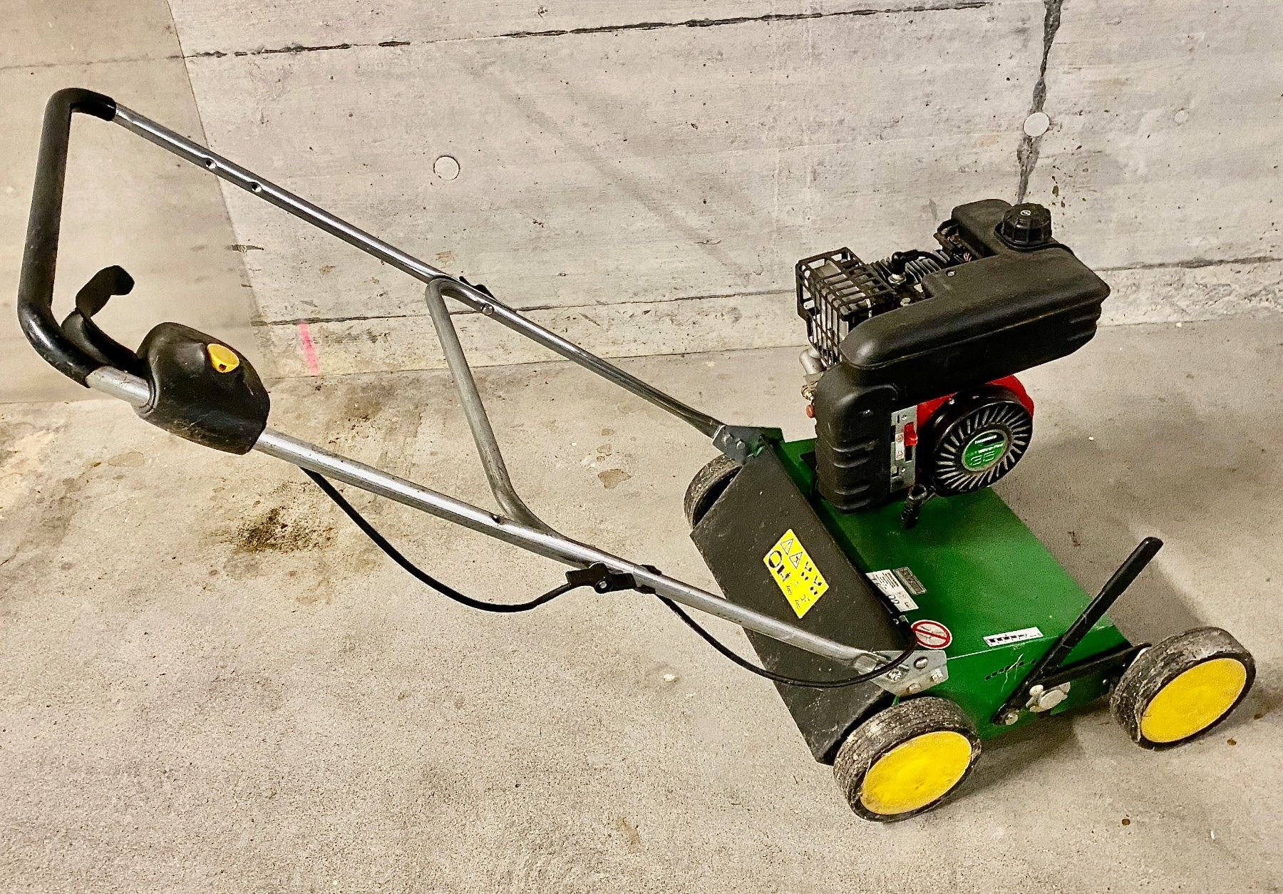 Appareils de traitement du sol: OKAY VERTIKUTIERER VBT 40 Benzin Motor – D'occasion à Forch par xtcpiemont 2